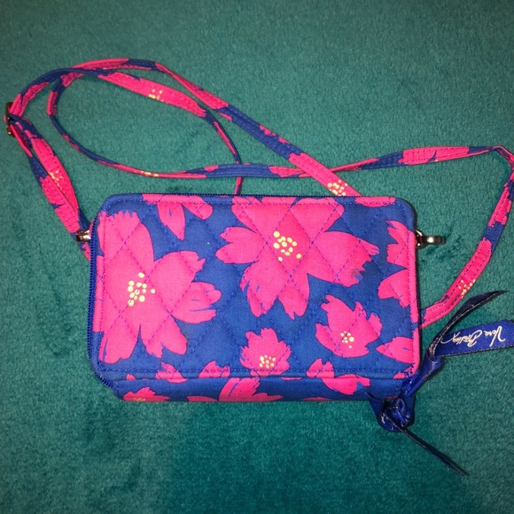 Vera Bradley wristlet/ crossbody!! - Picture 2 of 4